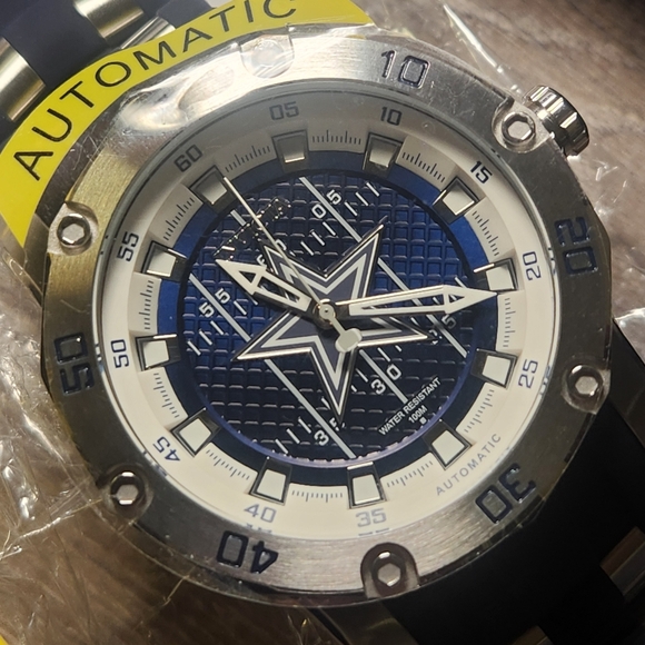 New In Box Invicta NFL Dallas Cowboys Mens Fashion Collector's Watch Black Band - Picture 9 of 11